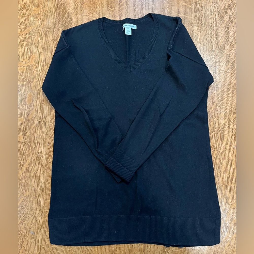 Amazon Essentials V-Neck Sweater